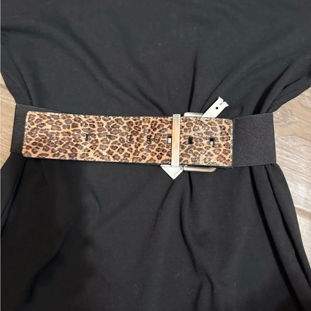 Jessica Simpson Wide leopard print belt w elasticized band with Buckle closure